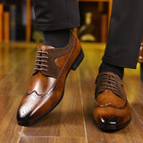 Leren veterschoenen met tijdloze elegantie en verfijnd silhouet