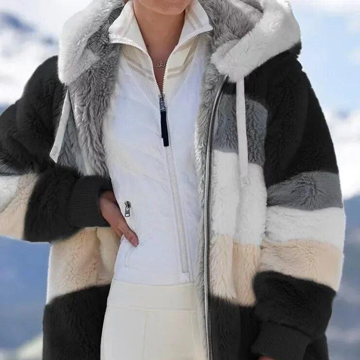 Winterjas met capuchon en getailleerde pasvorm voor elegante warmte