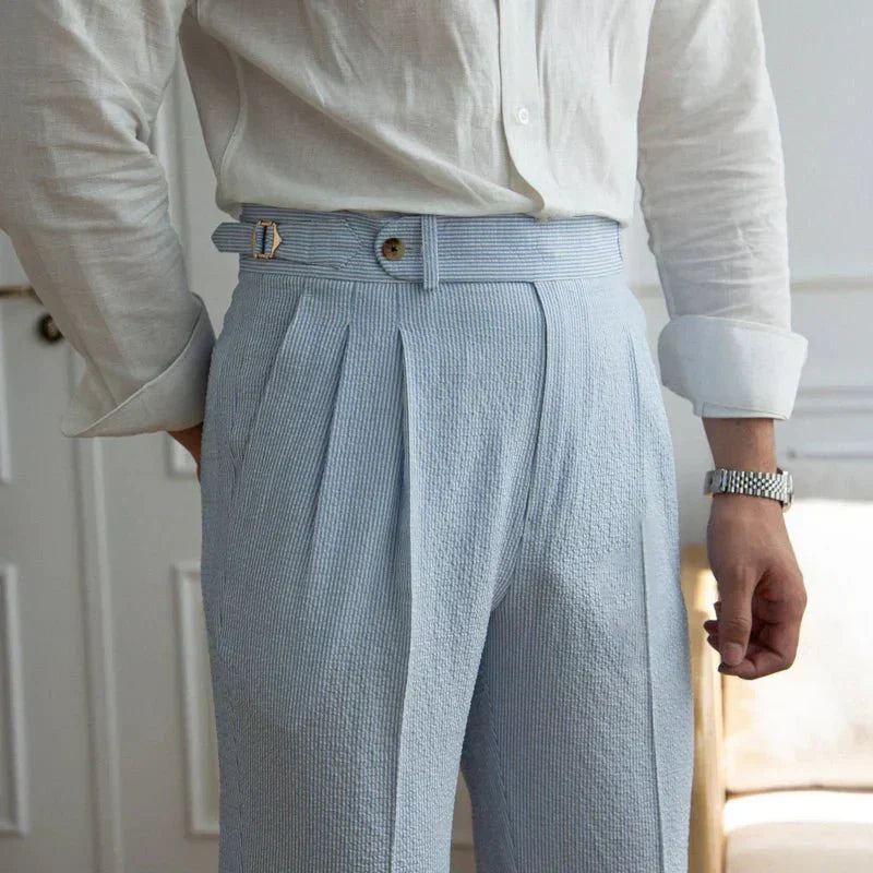 Katoenen broek met seersucker textuur en gouden zijverstellers