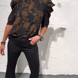 Blouse met bloemenprint en gepofte mouwen voor een vrouwelijke look