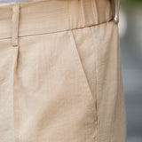 Herenbroek met slim fit en ademende stof voor zomerse dagen