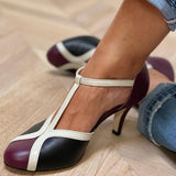 Retro hakken met T-bandje en vintage elegantie