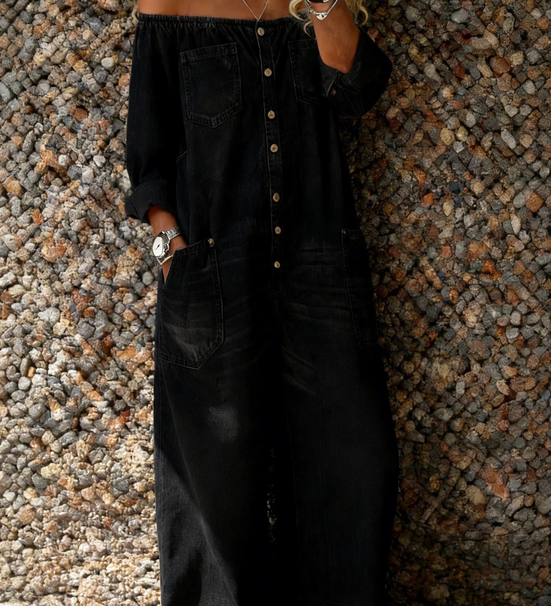 Denim jumpsuit met off-shoulder halslijn en relaxte pasvorm
