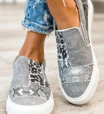 Slip-on schoenen met orthopedische steun en veelzijdige stijl