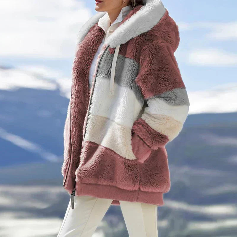 Winterjas met capuchon en getailleerde pasvorm voor elegante warmte