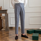 Casual broek met plooien en verstelbare zijverstellers