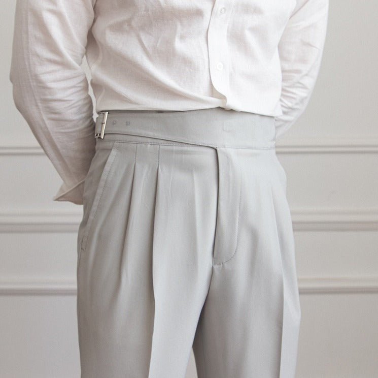 Casual broek met plooien en verstelbare zijverstellers