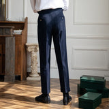Pantalon met gouden zijknoppen en verfijnde pasvorm