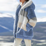 Winterjas met capuchon en getailleerde pasvorm voor elegante warmte