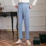 Casual broek met plooien en elegante zijknopsluiting