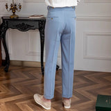 Casual broek met plooien en elegante zijknopsluiting