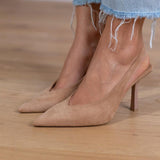 Slingback pumps met puntige neus en elegante hak