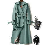 Trenchcoat met getailleerde pasvorm en ceintuur voor elegantie